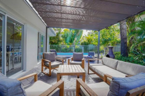 Dolphin Beach House - Modern Home With Pool, Noosaville